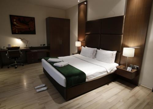 Rawda Hotel - Tap to explore photos