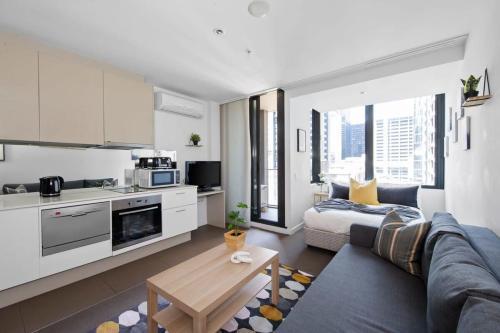 A Modern Studio Right Next to Southern Cross - Tap to explore photos