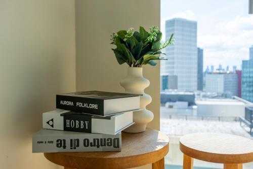 MySquare One Bedroom Serviced Apartment in Stratford - Tap to explore photos