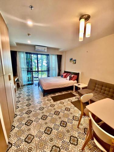 Naithon Stellary Condo - Tap to explore photos
