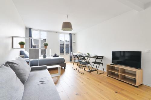 Studio - Appartement Quartier Champs-Élysées 5 Free Netflix - Tap to explore photos