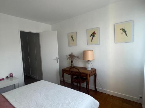 Paris charm suite authentique, quartier latin, 4/6 pers - Tap to explore photos