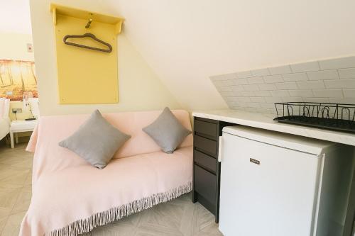 Forest Studio Apt free gated Parking on 2 acres Garden - Tap to explore photos