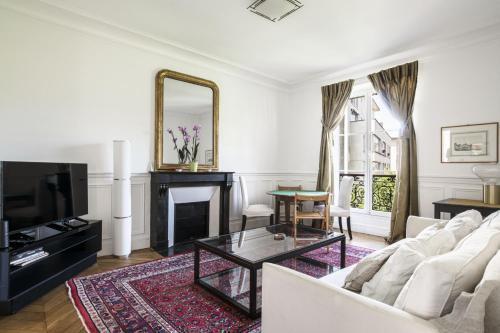 Pick A Flat's Apartment in Le Marais - Boulevard Morland - Tap to explore photos