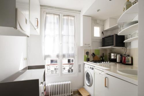 Pick A Flat's Apartment in Le Marais - Boulevard Morland - Tap to explore photos