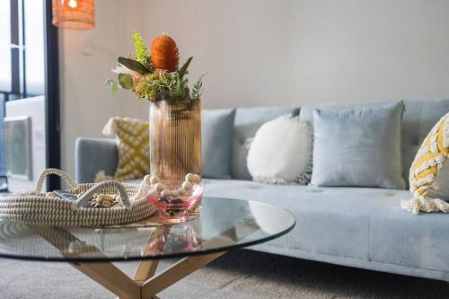 Stylish apartment in Parramatta - Tap to explore photos