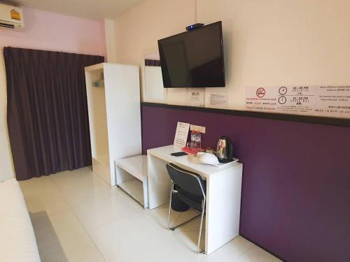 Donmueang Airport Modern bangkok Room Type - King Room with Balcony