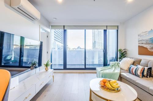 Hotel-style Apartment BoxHill FREE Parking Netflix - Tap to explore photos