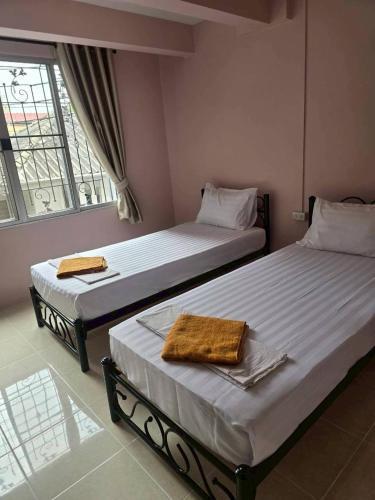 Bella Bella Riverview Room Type - Budget Twin Room