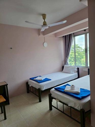 Bella Bella Riverview Room Type - Twin Room with Private Bathroom