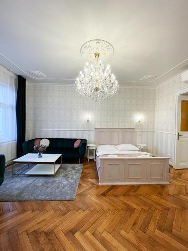 Stupartska - Premium Old Town Residence - Tap to explore photos