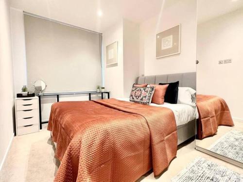 Luxury Two Bed On Baker St - Tap to explore photos