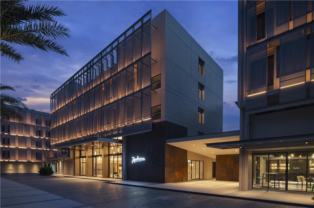 Radisson Hotel Don Mueang Bangkok - Tap to explore photos