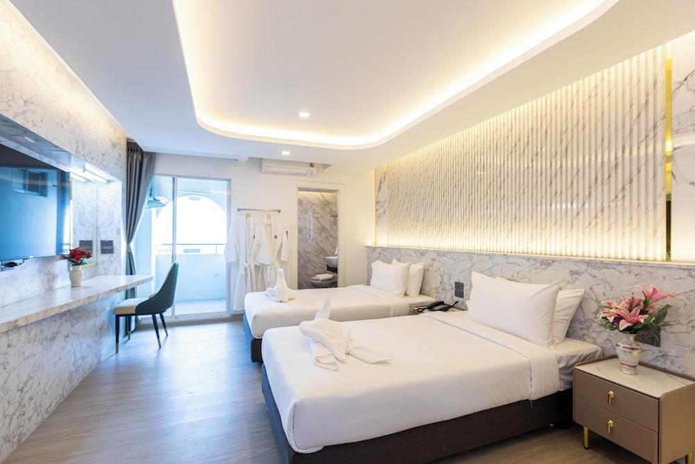 Airbus Hotel At Phawana Station Room Type - Twin Suite