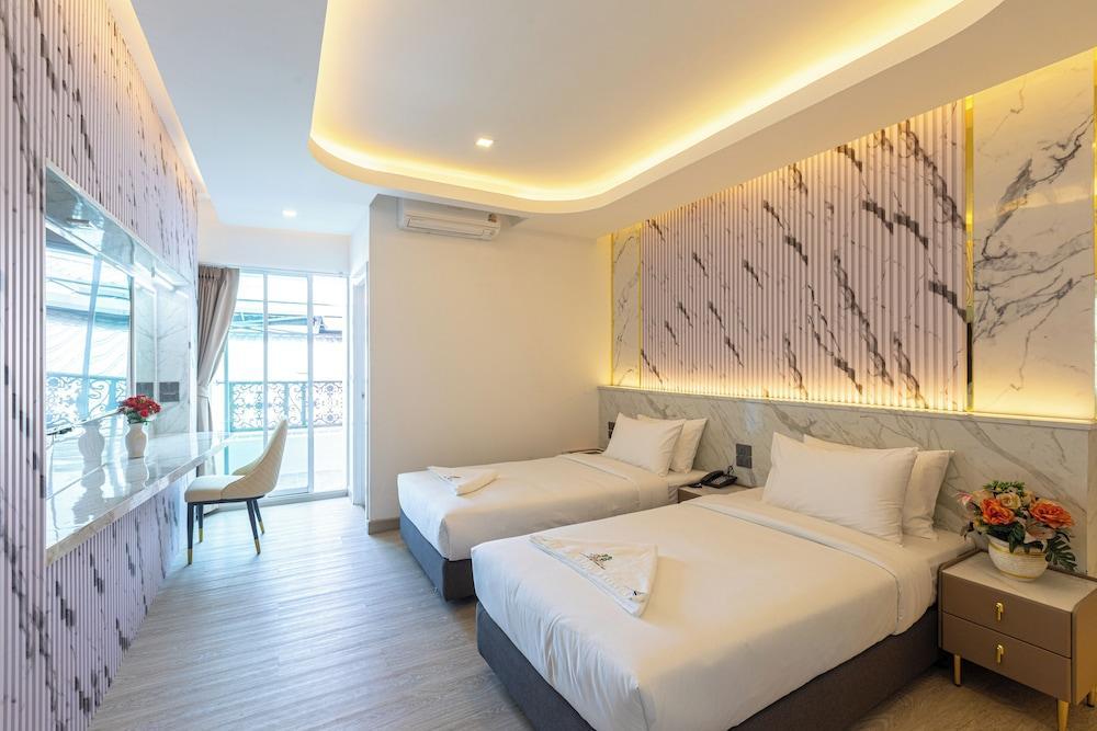 Airbus Hotel At Phawana Station Room Type - Superior Twin With Bathtub