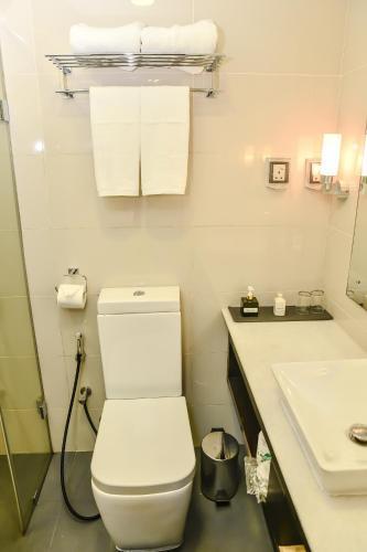Beehive Premier Room Type - Standard Double Room (Free Return Airport Transfer and 10% off on Food & Beverage) Beehive Premier Room Type - Standard Double Room (Free Return Airport Transfer and 10% off on Food & Beverage)