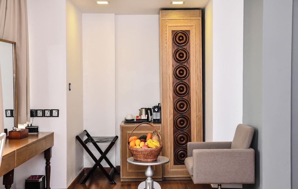 Beehive Premier Room Type - Junior Suite, 1 Double Bed, City View
