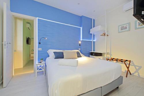 Domus Augustea - San Giovanni Sunset Suites - Tap to explore photos