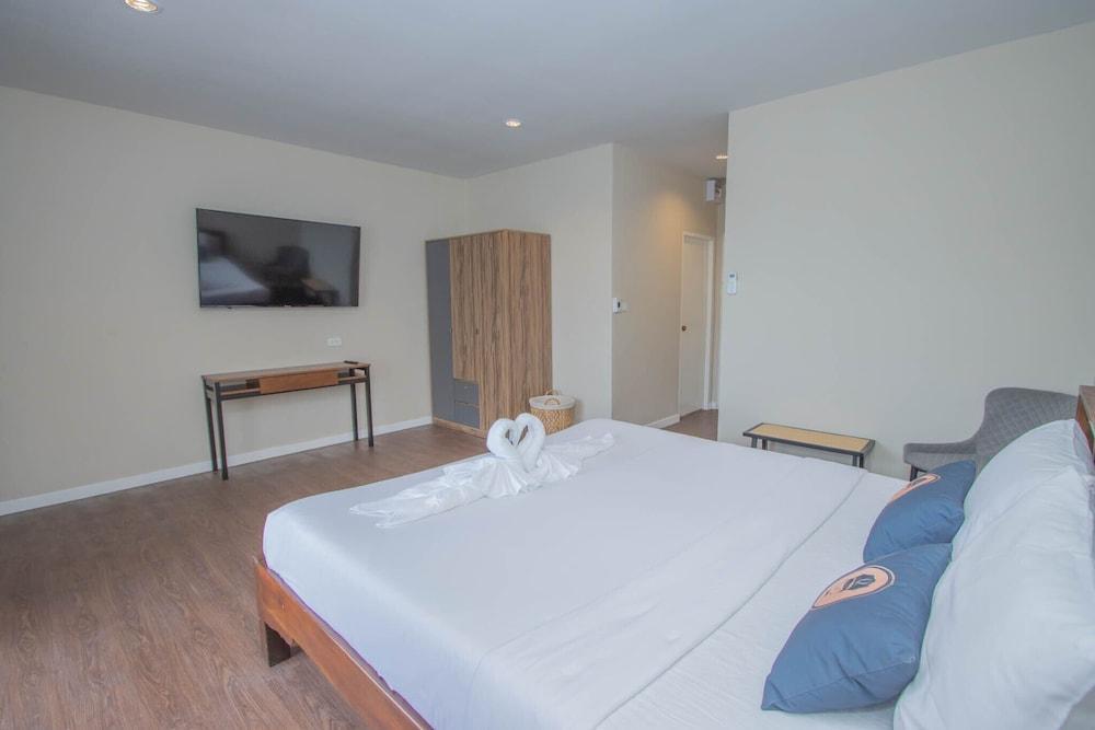 The Va Phuket Patong Room Type - Deluxe Room, 1 Bedroom, Pool View