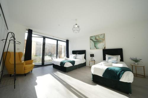 Ealing Broadway Great Stay 7-Minute Walk from the Underground - Tap to explore photos