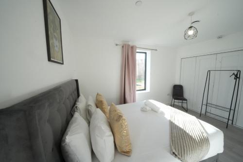 Ealing Broadway Great Stay 7-Minute Walk from the Underground Room Type - Premium Double Room