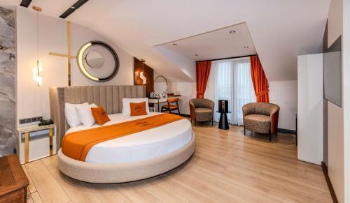 Elysian Airport Hotel & Restaurant - Tap to explore photos