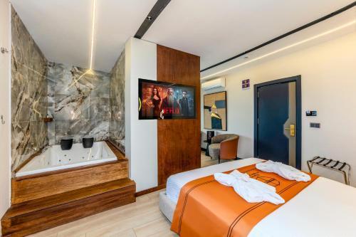 Elysian Airport Hotel & Restaurant Room Type - Deluxe King Room