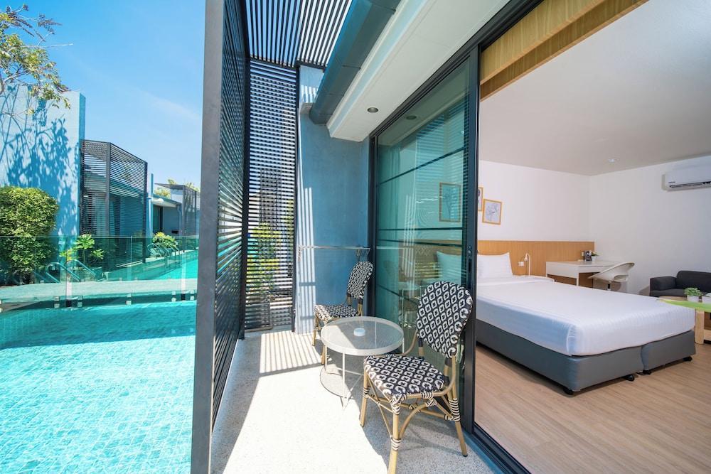 Xen Pool Access Room Type - Deluxe Pool Access