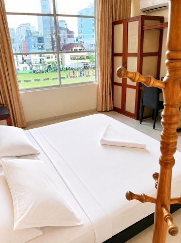 Off Day Inn Hotel Room Type - Double or Twin Room with City View Off Day Inn Hotel Room Type - Double or Twin Room with City View