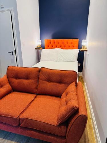 Leicester Square Studios Room Type - Queen Studio