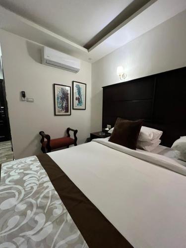 LB Hotel Room Type - Standard Double Room