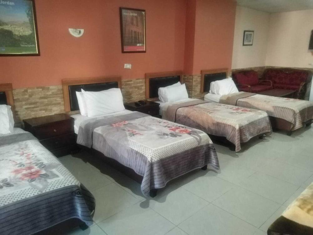 Amman Palace Hostel Room Type - Standard Quadruple Room
