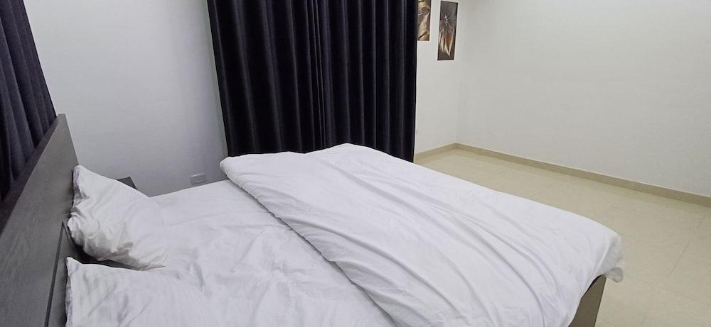 Laperla luxury apartments - Tap to explore photos