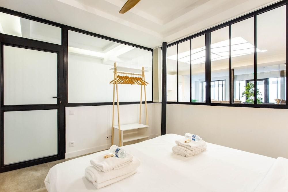 Luxurious Apartment - 4br/12p - Bastille/voltaire - Tap to explore photos