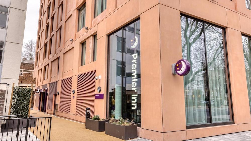 Premier Inn London Waterloo - Lambeth Road - Tap to explore photos
