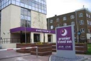 Premier Inn London Hammersmith (Ravenscourt Park) - Tap to explore photos