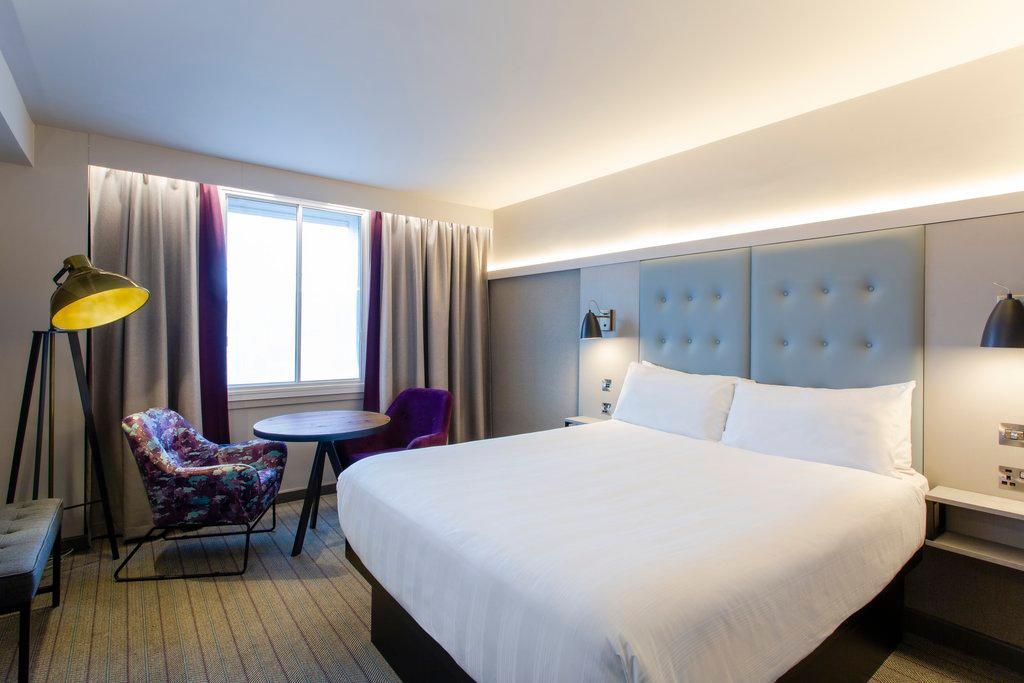 Premier Inn London Angel Islington - Tap to explore photos