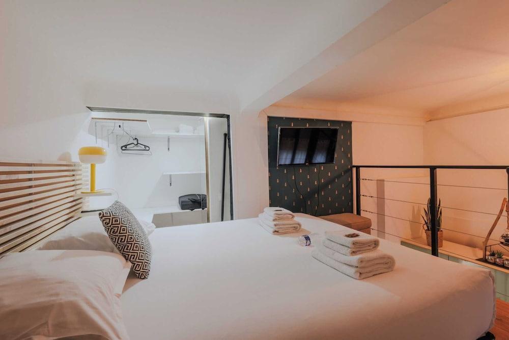 Comfortable Duplex in the Heart of Paris!