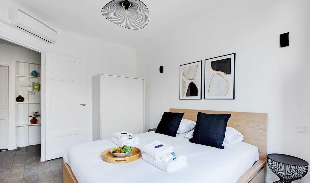 Charming Apartment - 1br/4p - Place des Vosges - Tap to explore photos