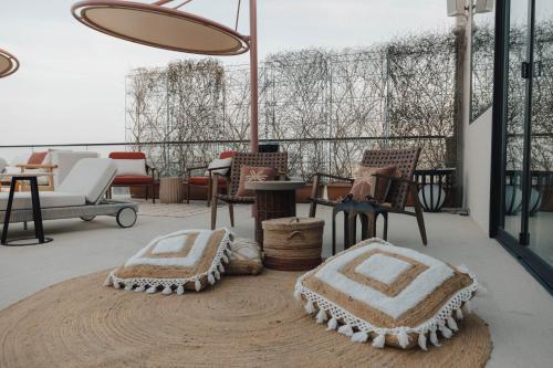 The Muse - Tap to explore photos