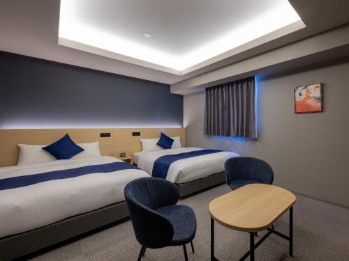 HOTEL R9 Premium Ichikawaekimae - Tap to explore photos
