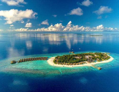 Kudafushi Resort & Spa - Tap to explore photos