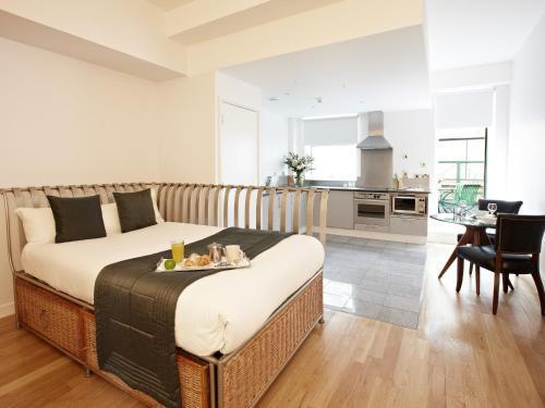 196 Bishopsgate Apartments by DMONTRIO Room Type - Studio Apartment