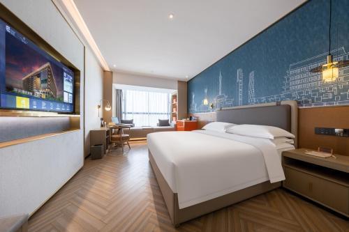 GuangzhouBaiyunAirport MeHoodLiz Hotel Free Bus to the 137th CantonFair&Official Registration Agency