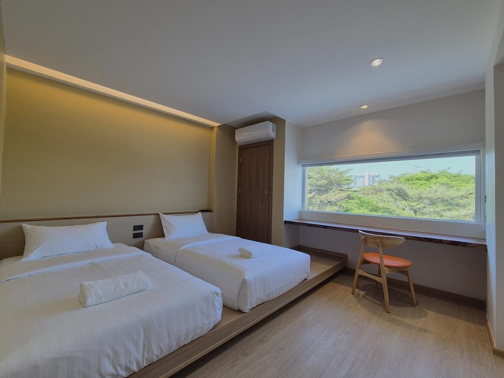 The Publyc Hotel Room Type - Twin Room, Non Smoking, City View