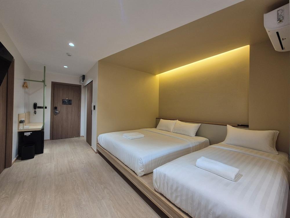 The Publyc Hotel Room Type - Triple Room, Non Smoking, City View