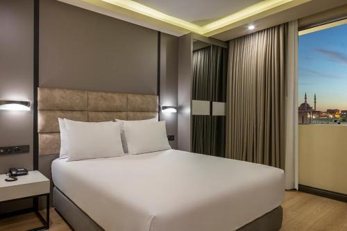 Garner Hotel ISTANBUL - AIRPORT ARNAVUTKOY - Tap to explore photos