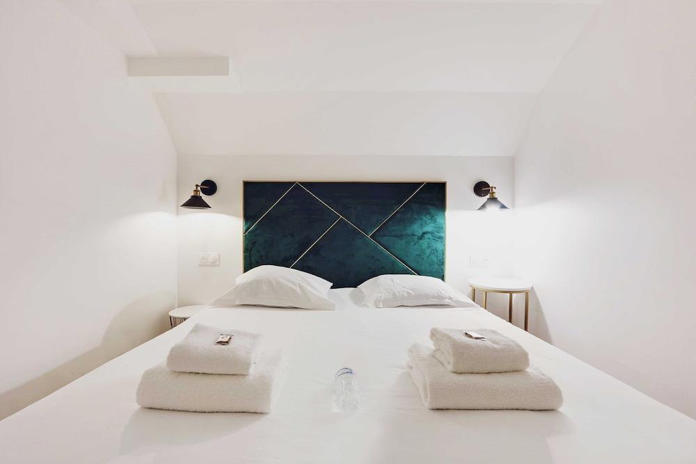 Luxurious Apartment - 3br/6p - Nation - Tap to explore photos