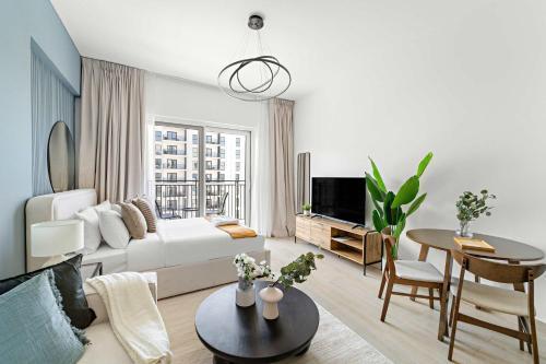 Silkhaus Canalside Cozy Studio in Water's Edge - Tap to explore photos