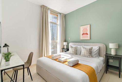 Silkhaus Cozy 1BR at Mangrove Place in Reem Island - Tap to explore photos
